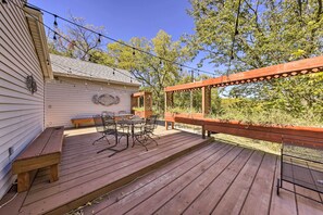 Interior - 'the Farm House' w/ Deck & Historic Charm! (Tonganoxie)