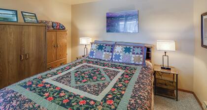 Warm Mccall Condo: Half-mile to Payette Lake!