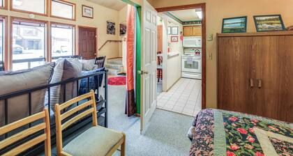Warm Mccall Condo: Half-mile to Payette Lake!