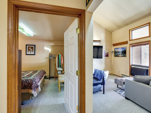 Warm Mccall Condo: Half-mile to Payette Lake!