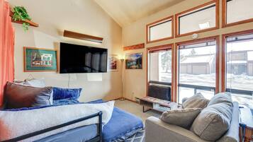 Apartment (0 Bedroom) | Interior