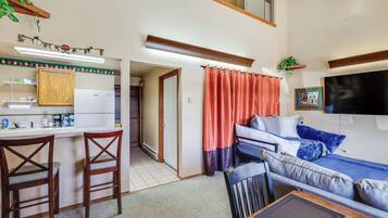 Apartment (0 Bedroom) | Interior