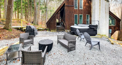 Vermont Mountain Retreat: The Antler House