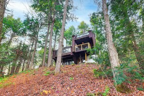 House (3 Bedrooms) | Interior - Vermont Mountain Retreat: The Antler House (Plymouth)
