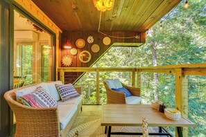 House (3 Bedrooms) | Interior - Vermont Mountain Retreat: The Antler House (Plymouth)
