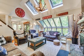 House (3 Bedrooms) | Interior - Vermont Mountain Retreat: The Antler House (Plymouth)