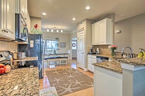 House (4 Bedrooms) | Interior - Resort Amenities & Screened Porch: Ocean View Home (Ocean View)