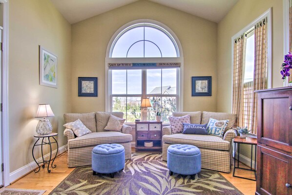 House (4 Bedrooms) | Interior - Resort Amenities & Screened Porch: Ocean View Home (Ocean View)