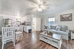 Cottage (2 Bedrooms) | Interior - Waterfront Dunlap Cottage: Large Yard + Views (Dunlap)