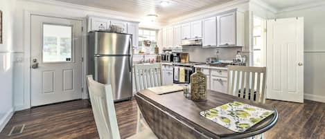 Cottage (2 Bedrooms) | Interior