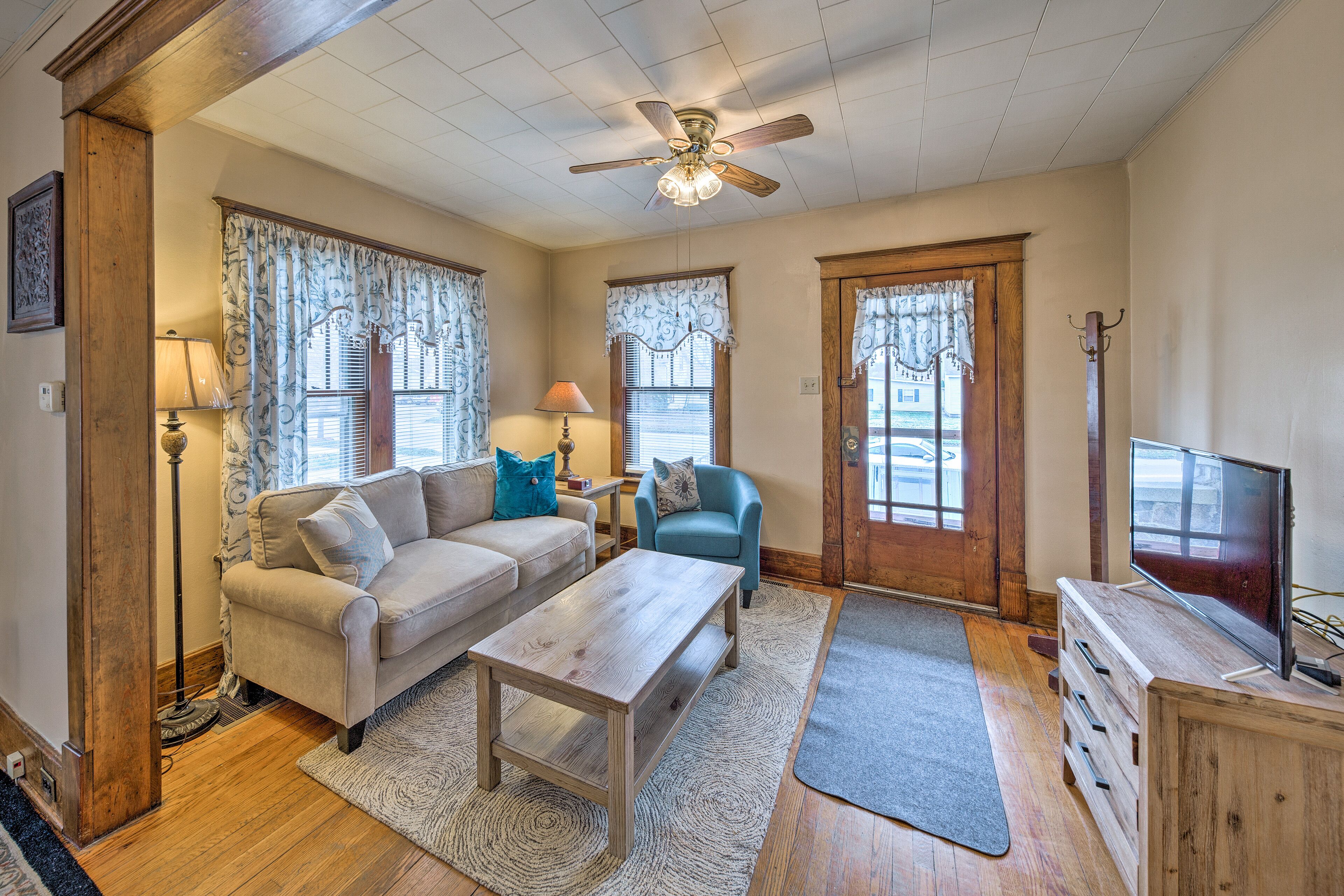 House (2 Bedrooms) | Interior