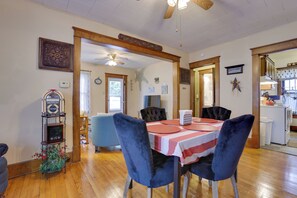 House (2 Bedrooms) | Interior - Charming Urbana Home Near Downtown! (Urbana)