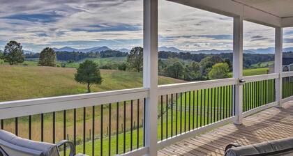 Unique Blue Ridge Haven, 12 Mi to Asheville!