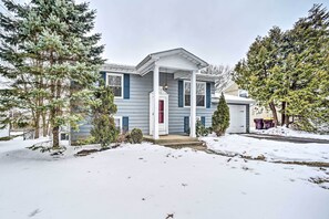 House (4 Bedrooms) | Interior - Updated Home in the Heart of Saratoga Springs (Saratoga Springs)