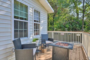 House (1 Bedroom) | Interior - 'the Blackberry Place' in Charlotte: Fire Pit (Charlotte)