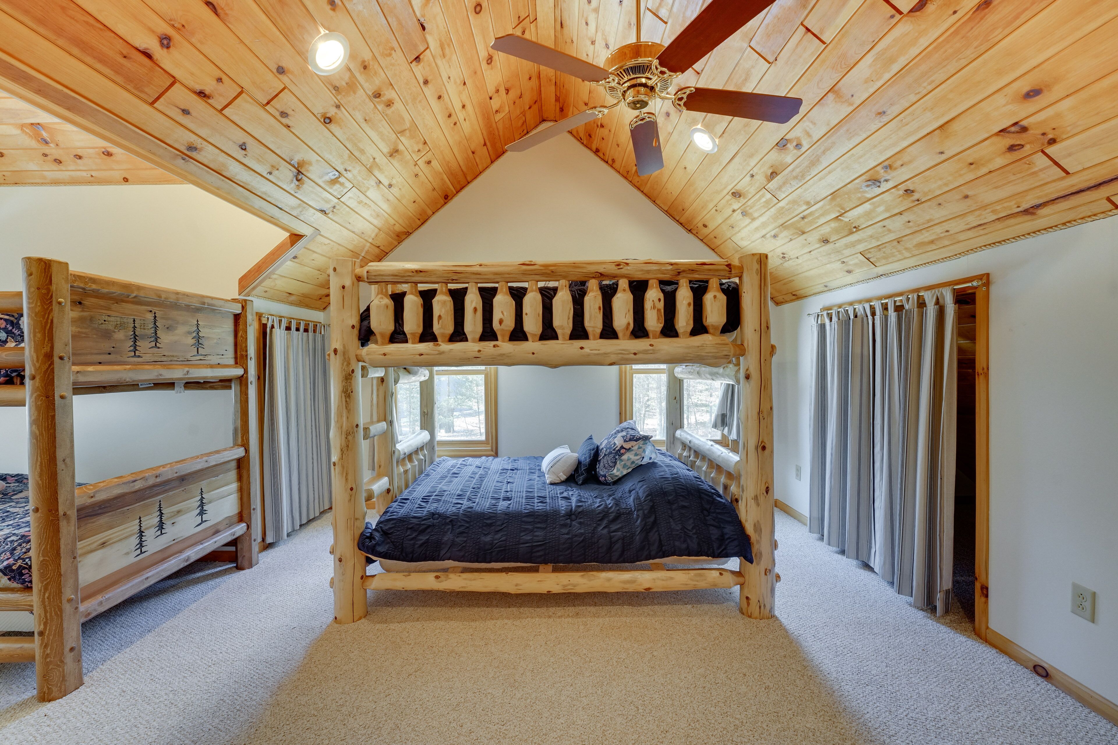 White Cloud Cabin w/ Deck: 2 Mi to Hardy Dam Pond