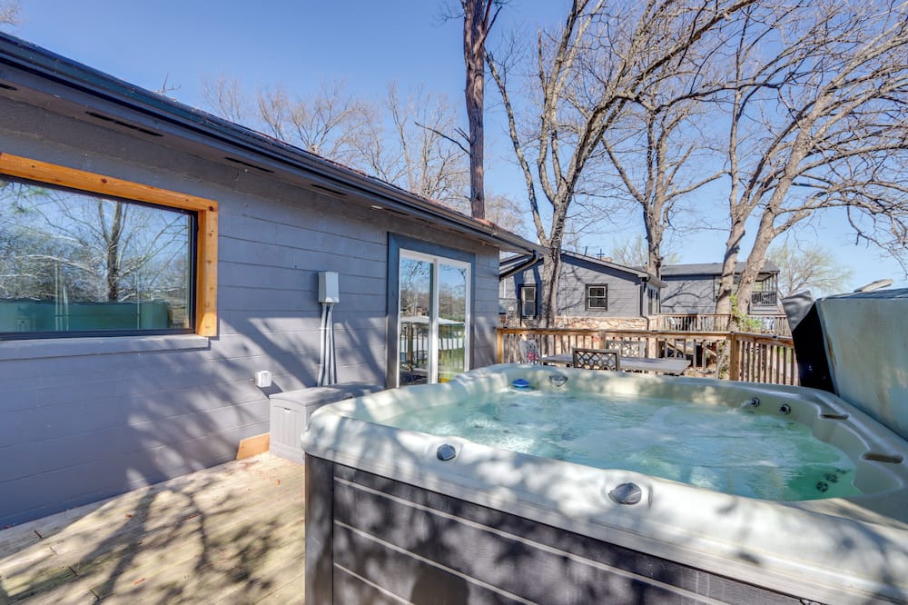 Deck & Boat Dock: Lakefront Cabin in Eucha! - Rose, OK