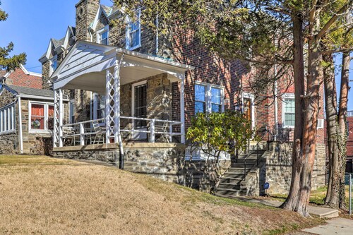 Townhome w/ Porch, 7 Mi to Lincoln Financial Field