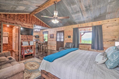 Updated Studio Cabin in Ozark w/ Yard & Mtn View