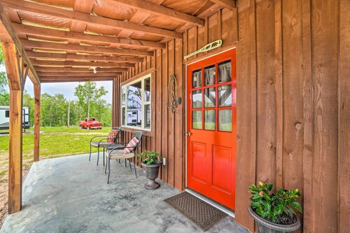 Updated Studio Cabin in Ozark w/ Yard & Mtn View