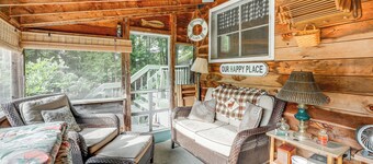 Rustic Waterfront Cottage w/ Fire Pit & Kayaks