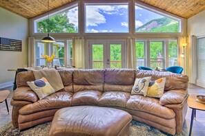 Cottage (2 Bedrooms) | Interior