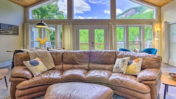 Cottage (2 Bedrooms) | Interior