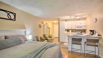 Apartment (0 Bedroom) | Interior