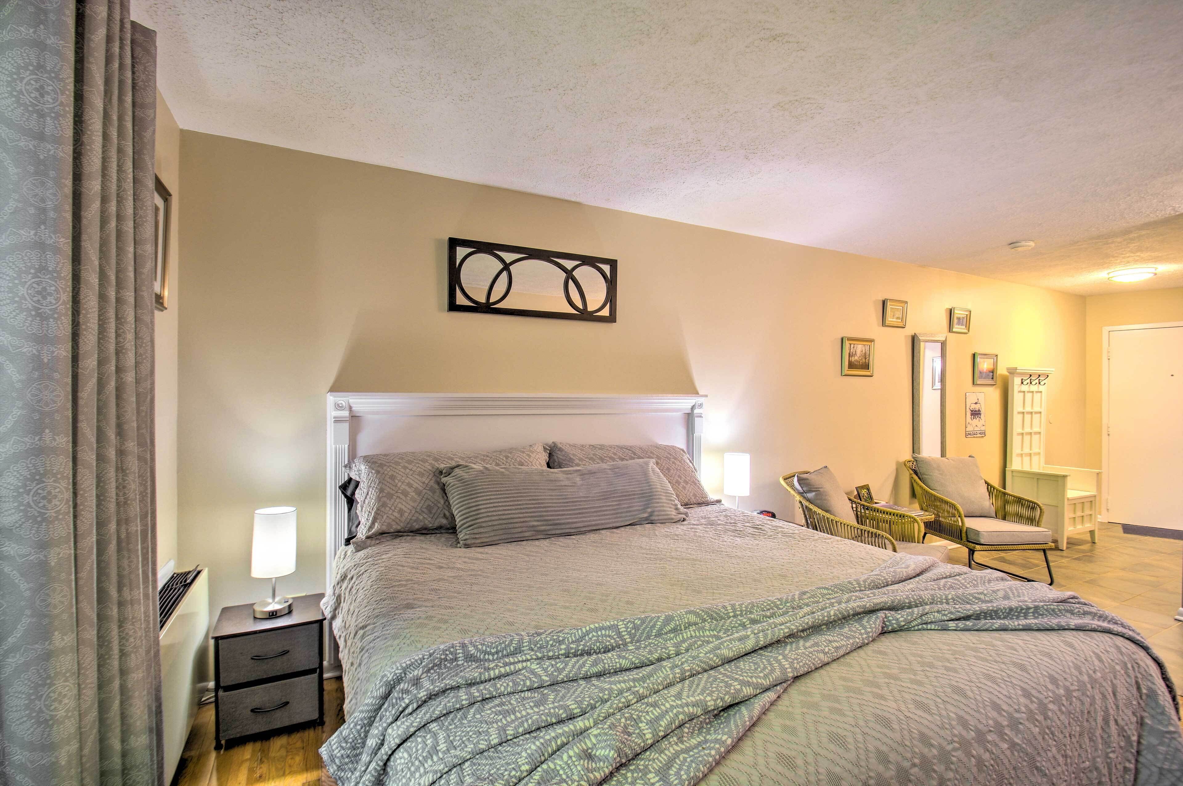 Wintergreen Resort Studio w/ Deck & Ski-out Access