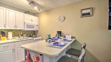 Apartment (0 Bedroom) | Interior