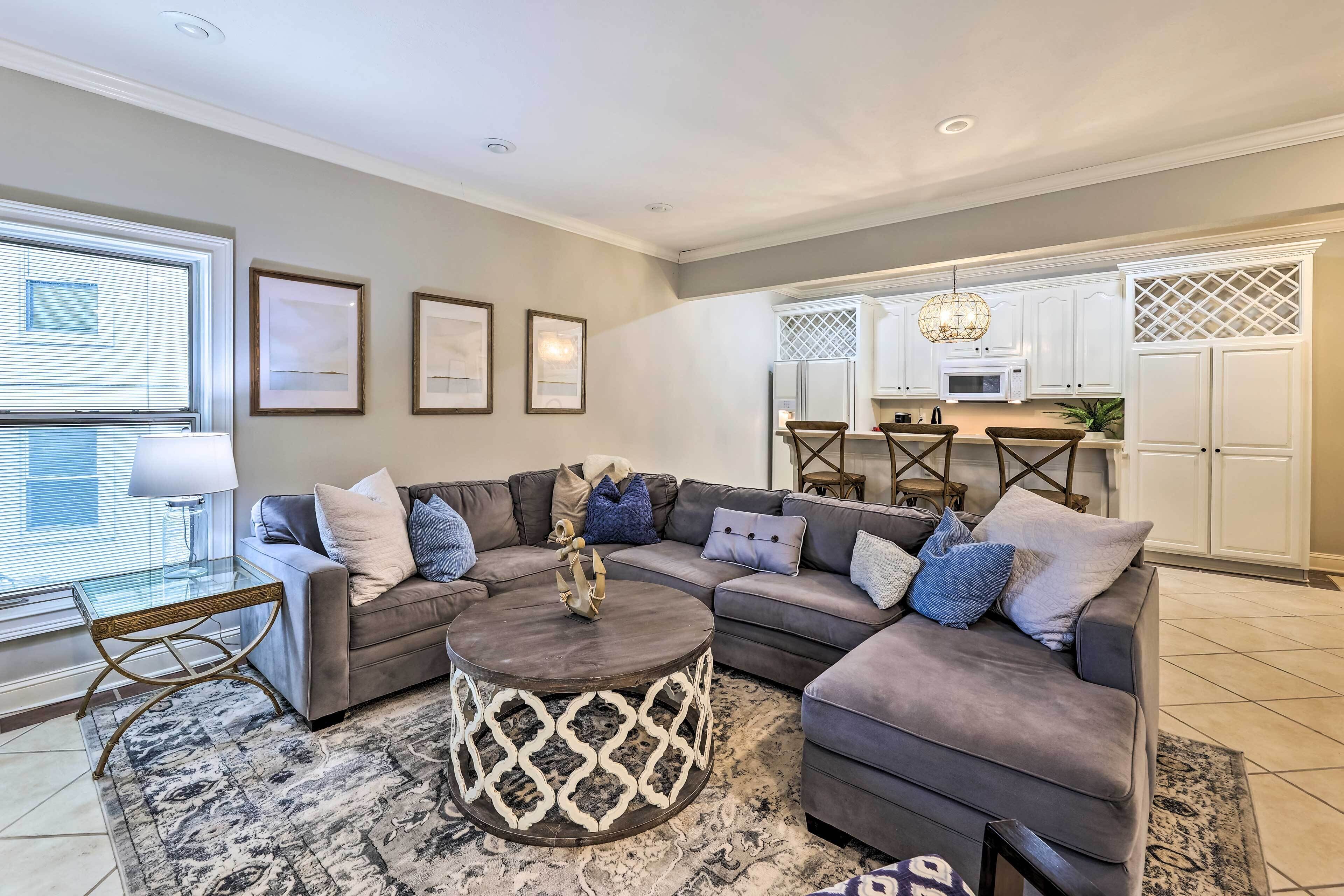 Waterfront Villa w/ Boat Slip & Lake Access