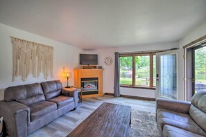 Interior - Waterfront Crivitz Property w/ Lake Access! (Crivitz)