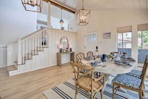 House (4 Bedrooms) | Interior - Waterfront Livingston Home w/ Dock & Porch! (Livingston)