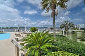 Apartment (1 Bedroom) | Interior - Waterfront Gulf Shores Condo w/ Patio, Pier & Pool (Gulf Shores)