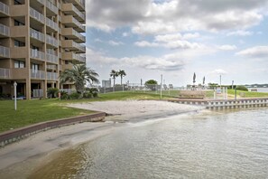Apartment (1 Bedroom) | Interior - Waterfront Gulf Shores Condo w/ Patio, Pier & Pool (Gulf Shores)