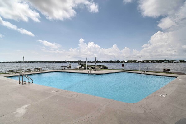 Apartment (1 Bedroom) | Interior - Waterfront Gulf Shores Condo w/ Patio, Pier & Pool (Gulf Shores)