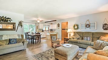 House (3 Bedrooms) | Interior