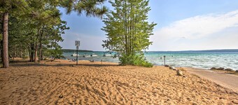 Higgins Lake Getaway w/ Fire Pit, Walk to Beach!