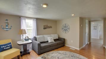 House (3 Bedrooms) | Front of property