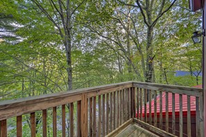 Interior - Ski Resort Cabin w/ Deck in Beech Mountain! (Banner Elk)