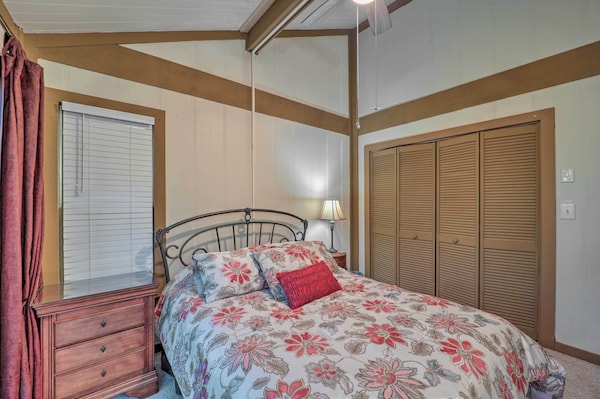 Ski Resort Cabin W/ Deck In Beech Mountain! - Sugar Mountain, NC