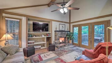 House (2 Bedrooms) | Front of property