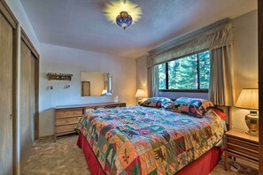 Interior - Near Hiking & Skiing: Bear Valley Cabin! (Arnold)