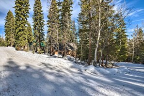 Interior - Near Hiking & Skiing: Bear Valley Cabin! (Arnold)