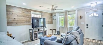 海灣藍色小屋，附私人庭院！