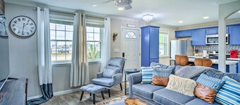'blue Cottage in the Bayou' w/ Private Yard!