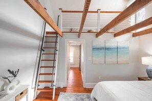 Interior - 'brooke House' In The Heart of Downtown w/ Patio! (Lambertville)