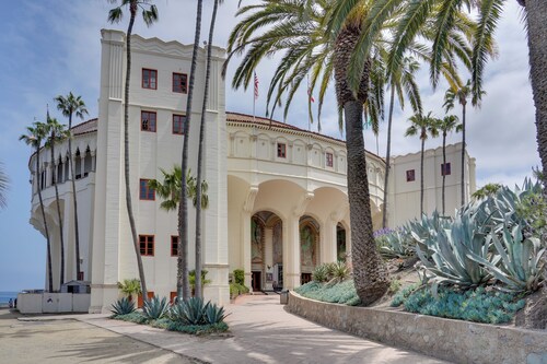 Catalina Island Duplex - Steps to Beach & Pier!