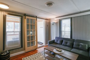 House (1 Bedroom) | Interior