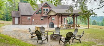 3-acre Benezette Cabin: Hot Tub, Grill & Mtn View